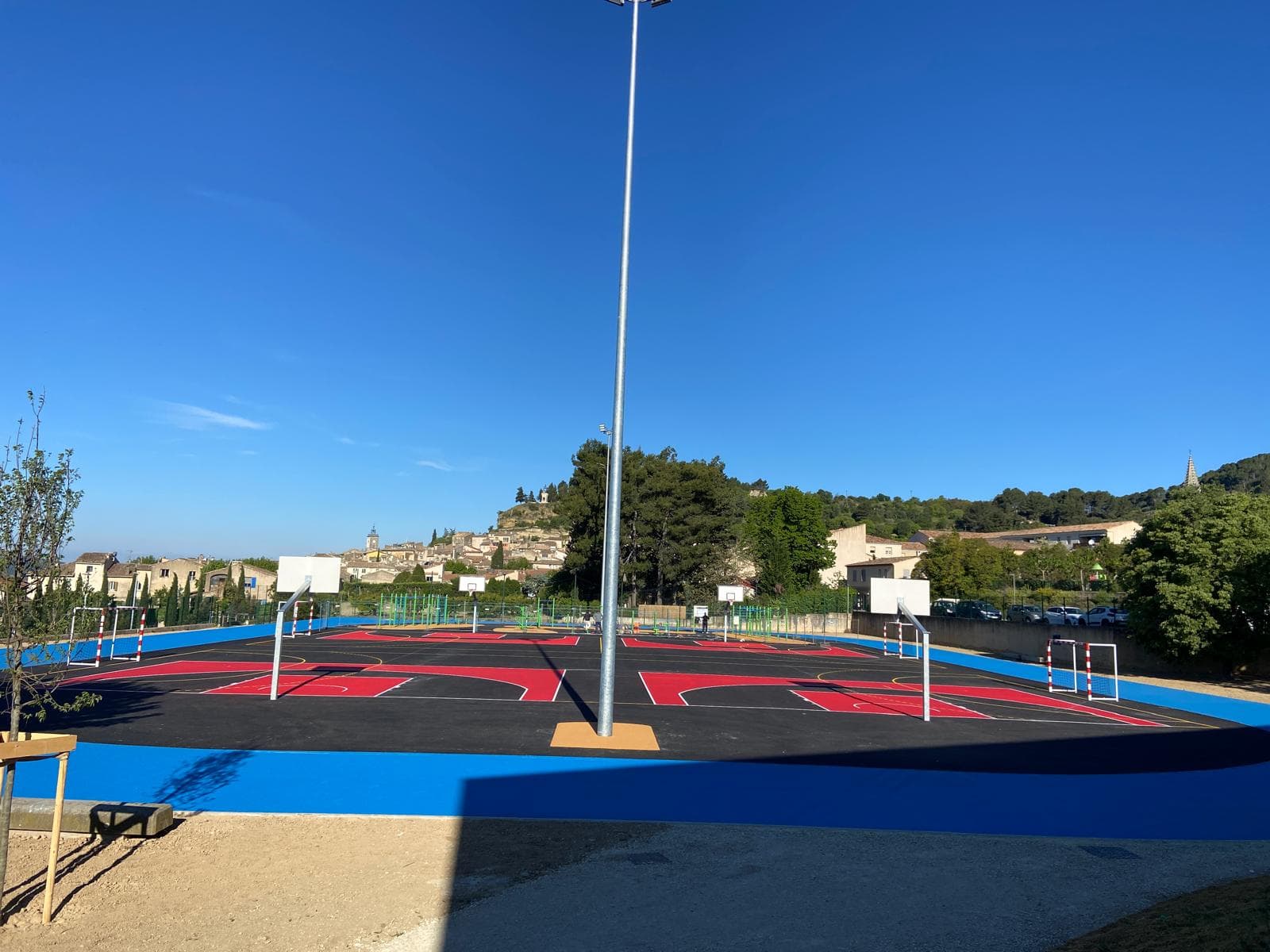 Cadenet — photo 4