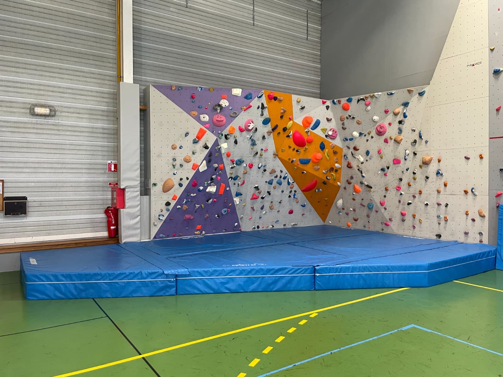 Mur d'escalade — Cran-Gevrier (Annecy)